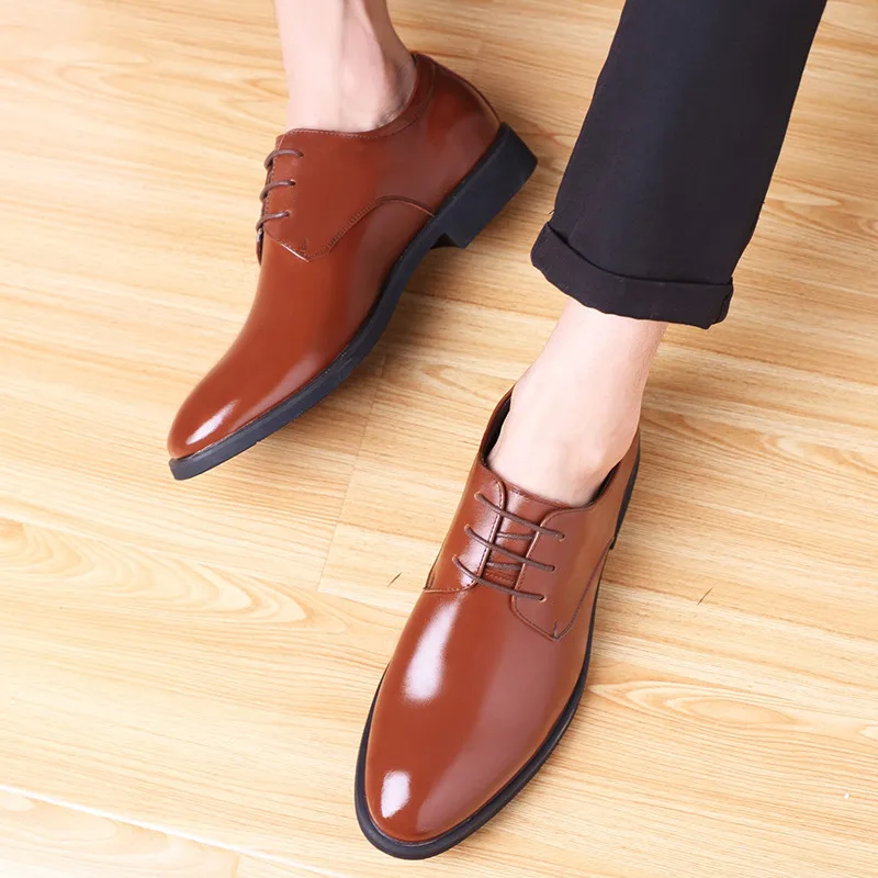The Modena Pointed Lace-Up